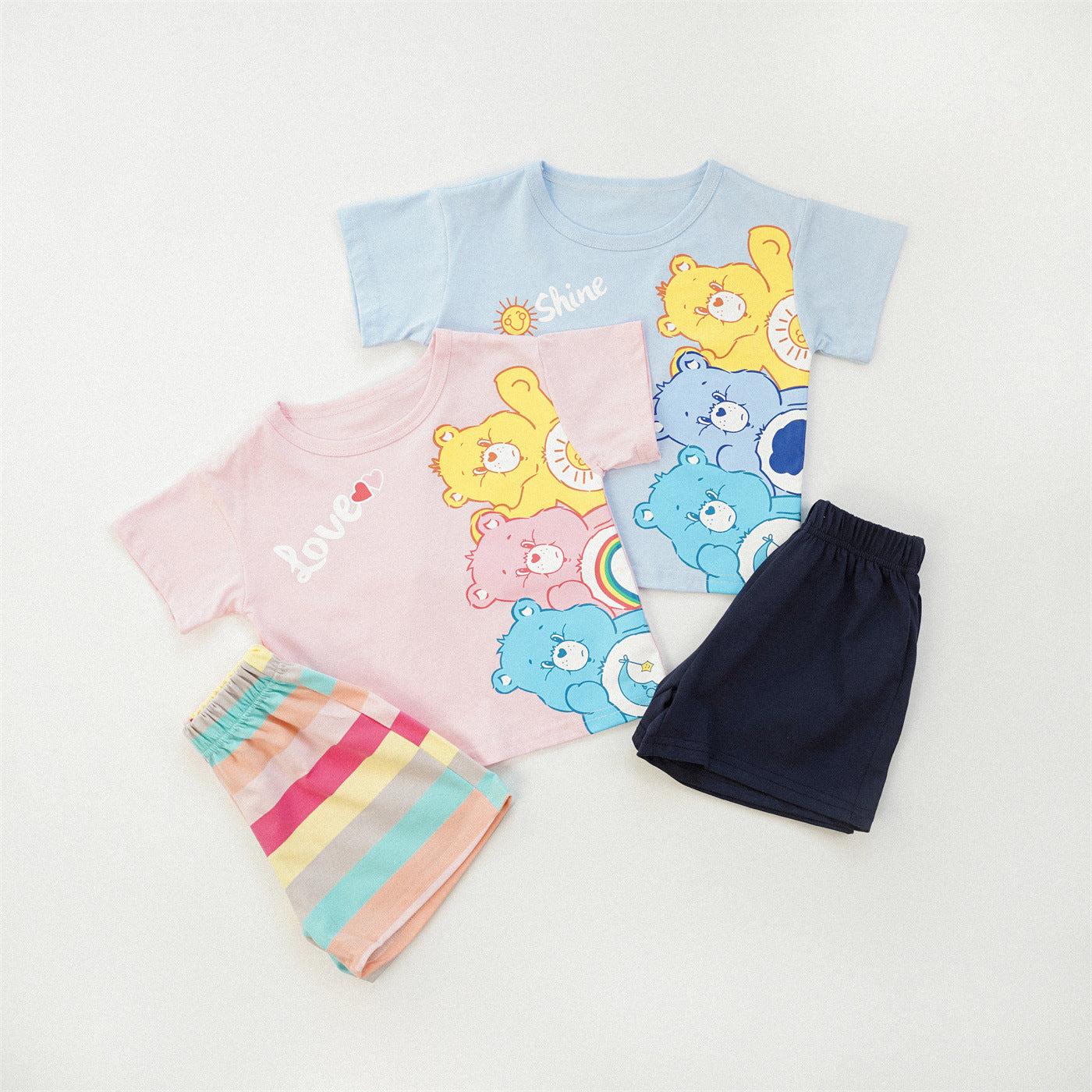 Ensemble Enfant Manches Courtes – Haut Cartoon & Short Style Coréen